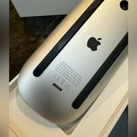 Apple Magic Mouse 2 - White - Picture 4 of 6